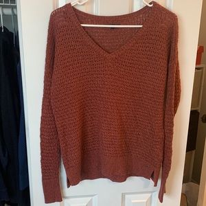 AMERICAN EAGLE V NECK SWEATER